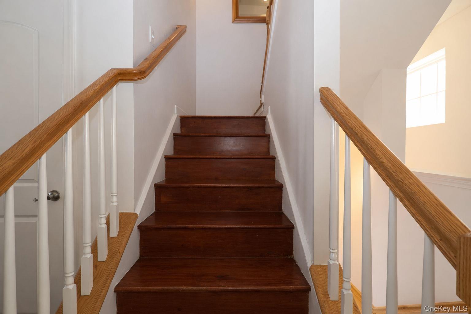 1404 Hawthorn Way, New Windsor, NY 12553