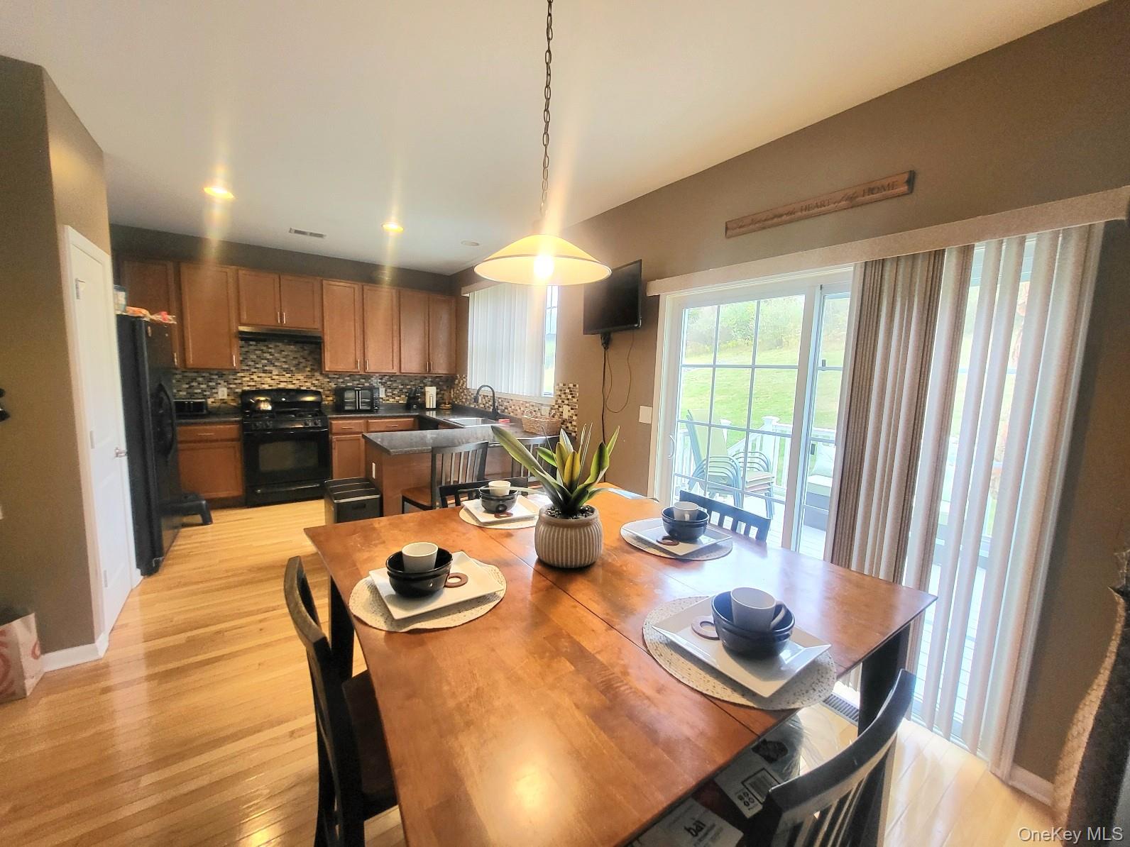 1404 Hawthorn Way, New Windsor, NY 12553