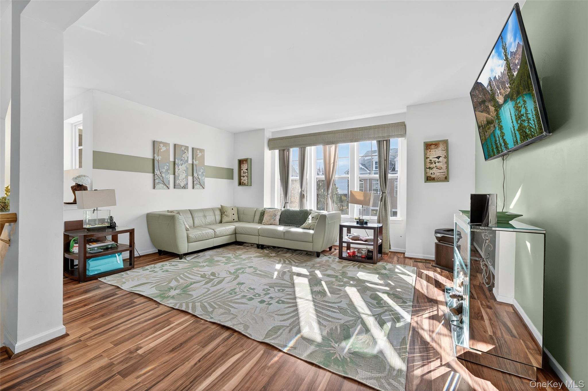 1404 Hawthorn Way, New Windsor, NY 12553