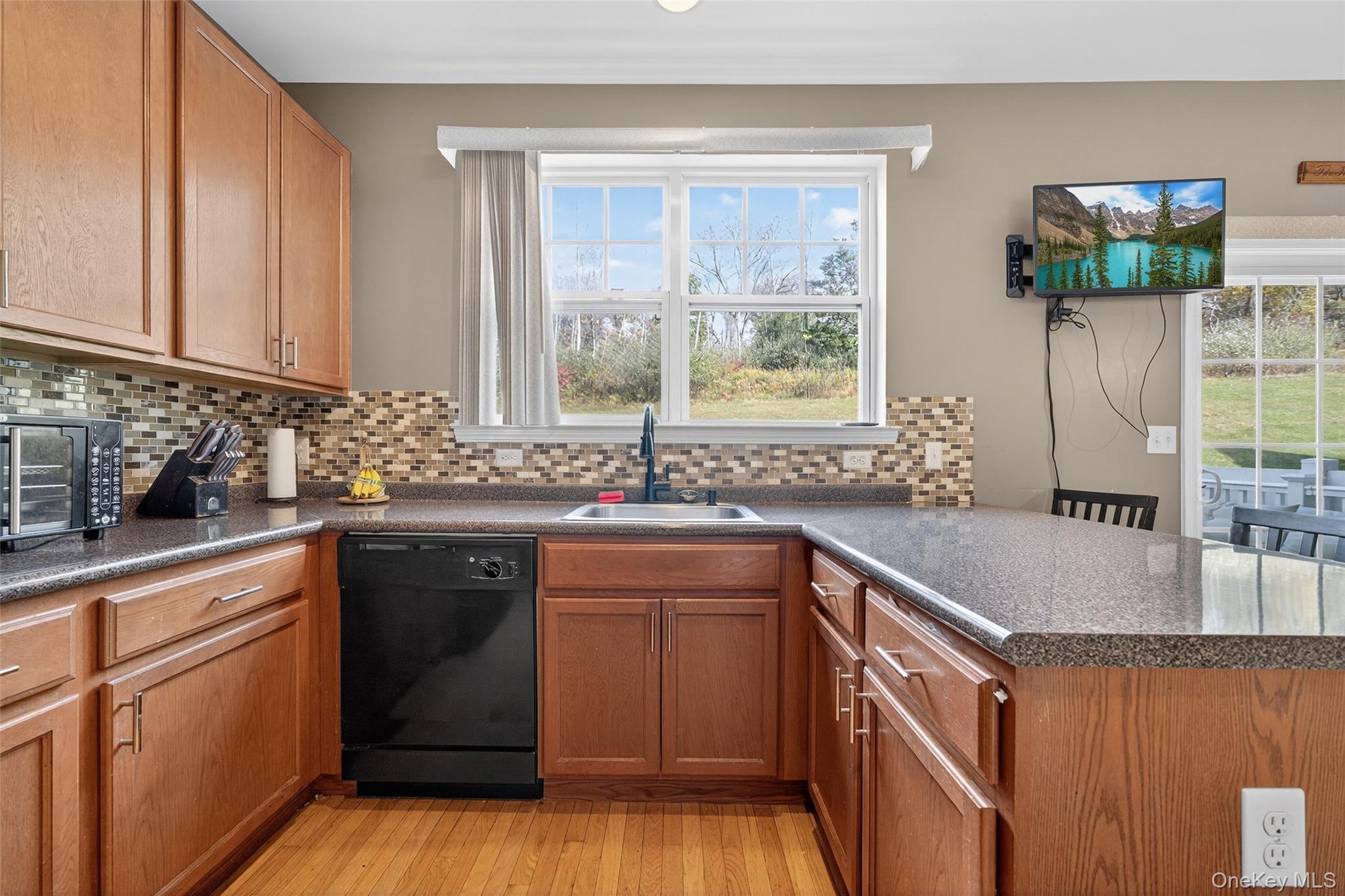 1404 Hawthorn Way, New Windsor, NY 12553