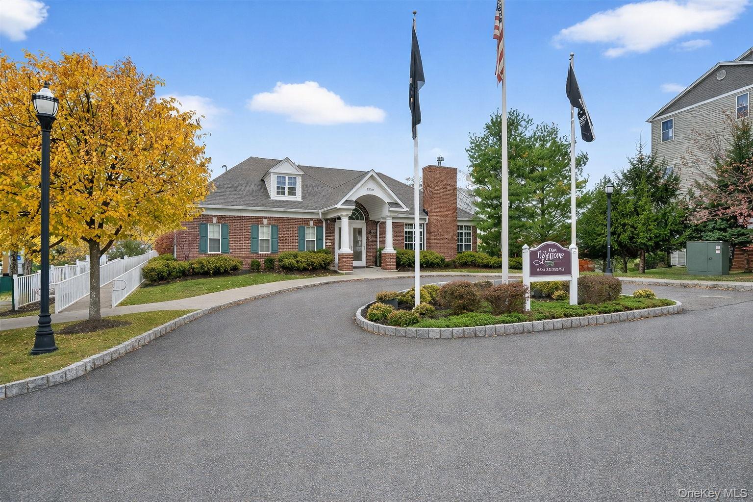 1404 Hawthorn Way, New Windsor, NY 12553