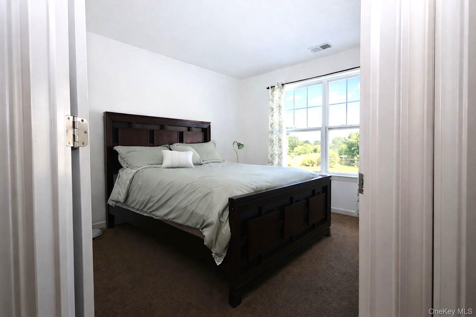 1404 Hawthorn Way, New Windsor, NY 12553