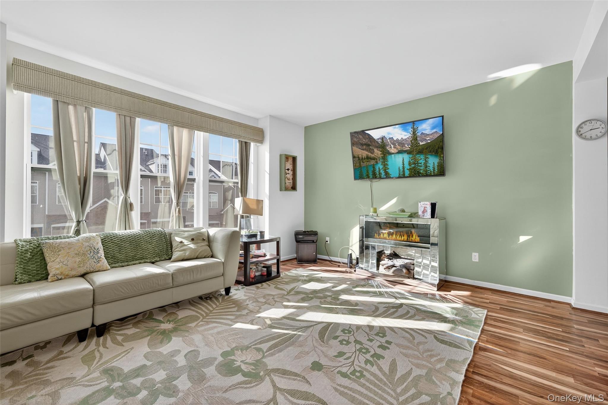 1404 Hawthorn Way, New Windsor, NY 12553