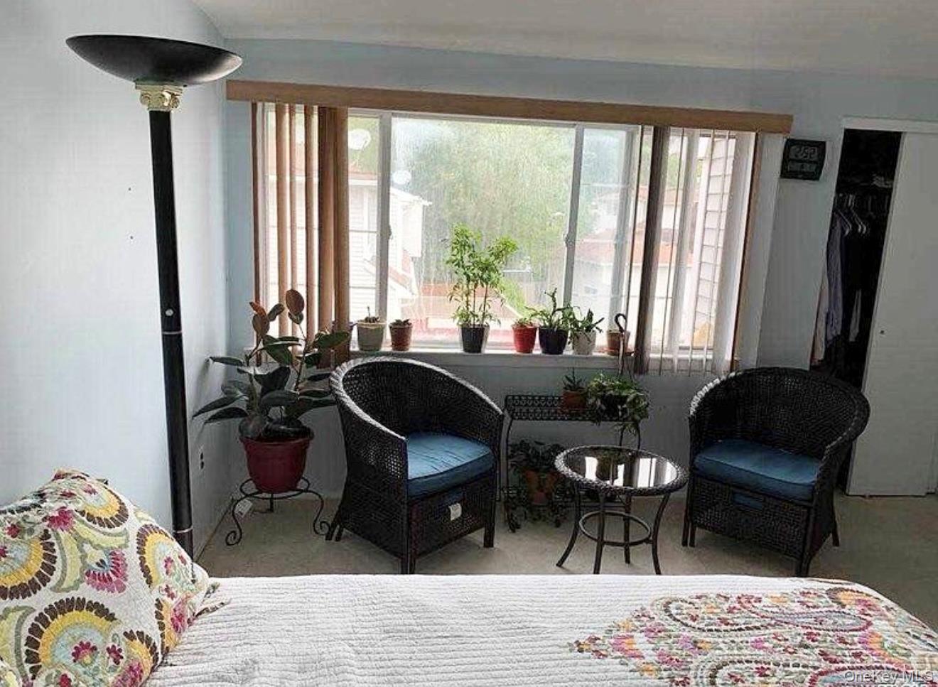 16 Linda Lane, Staten Island, NY 10312