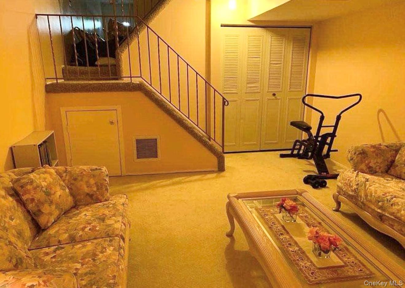 16 Linda Lane, Staten Island, NY 10312