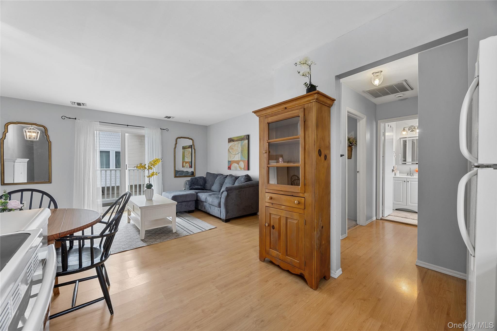 116 Westend Avenue # 8, Freeport, NY 11520