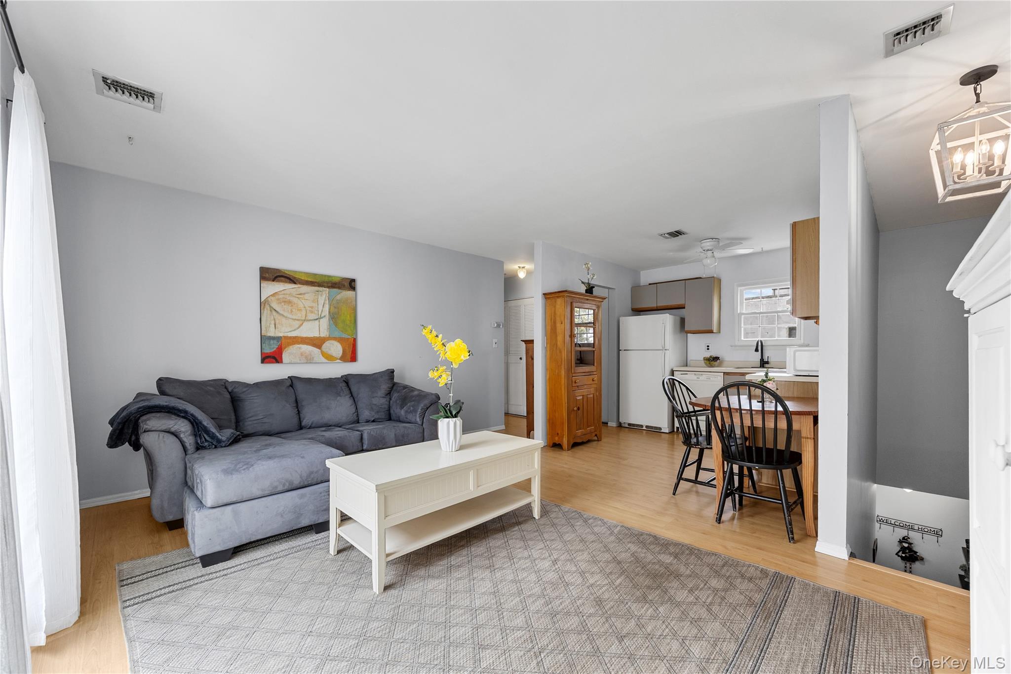 116 Westend Avenue # 8, Freeport, NY 11520