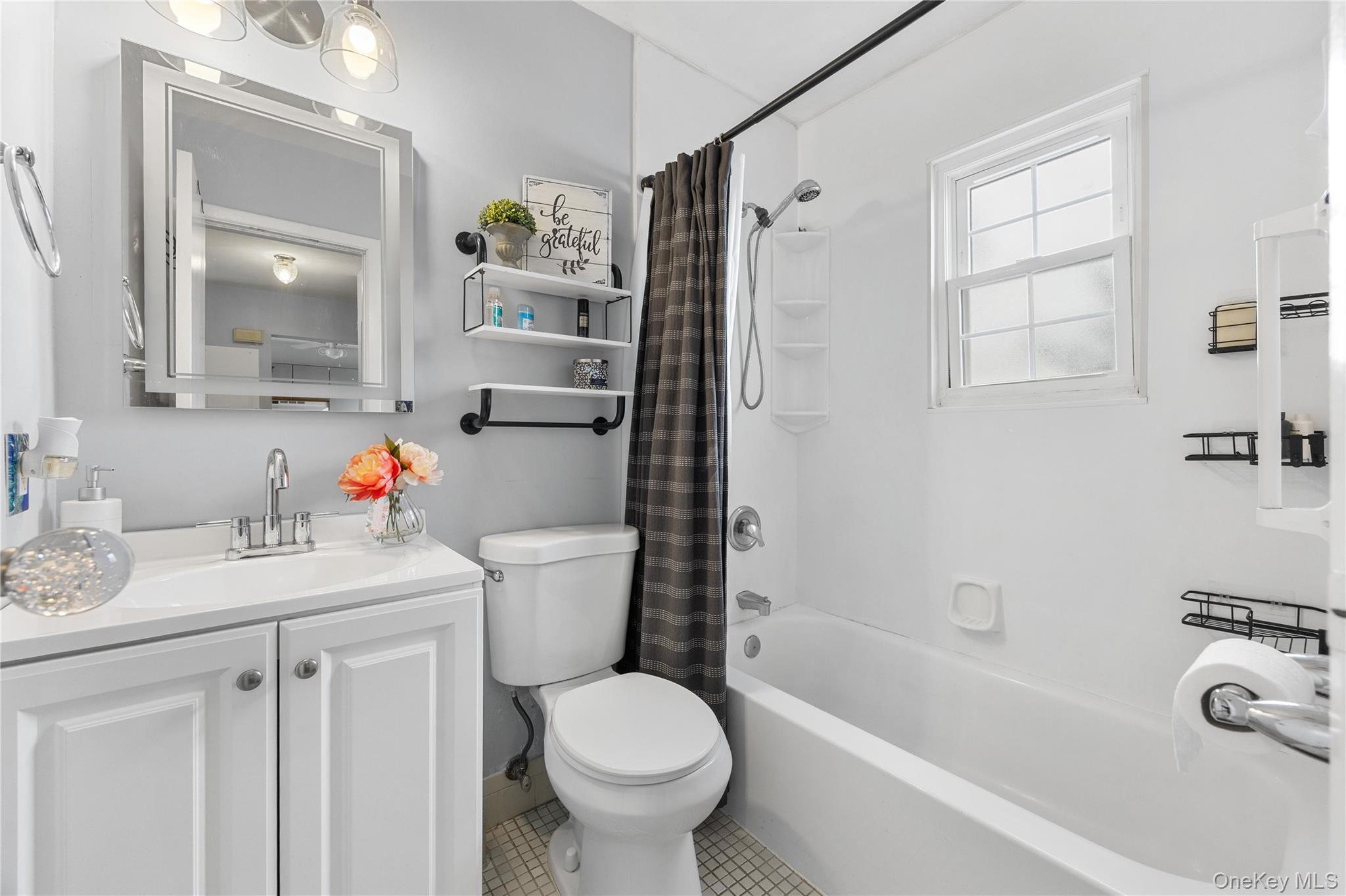 116 Westend Avenue # 8, Freeport, NY 11520