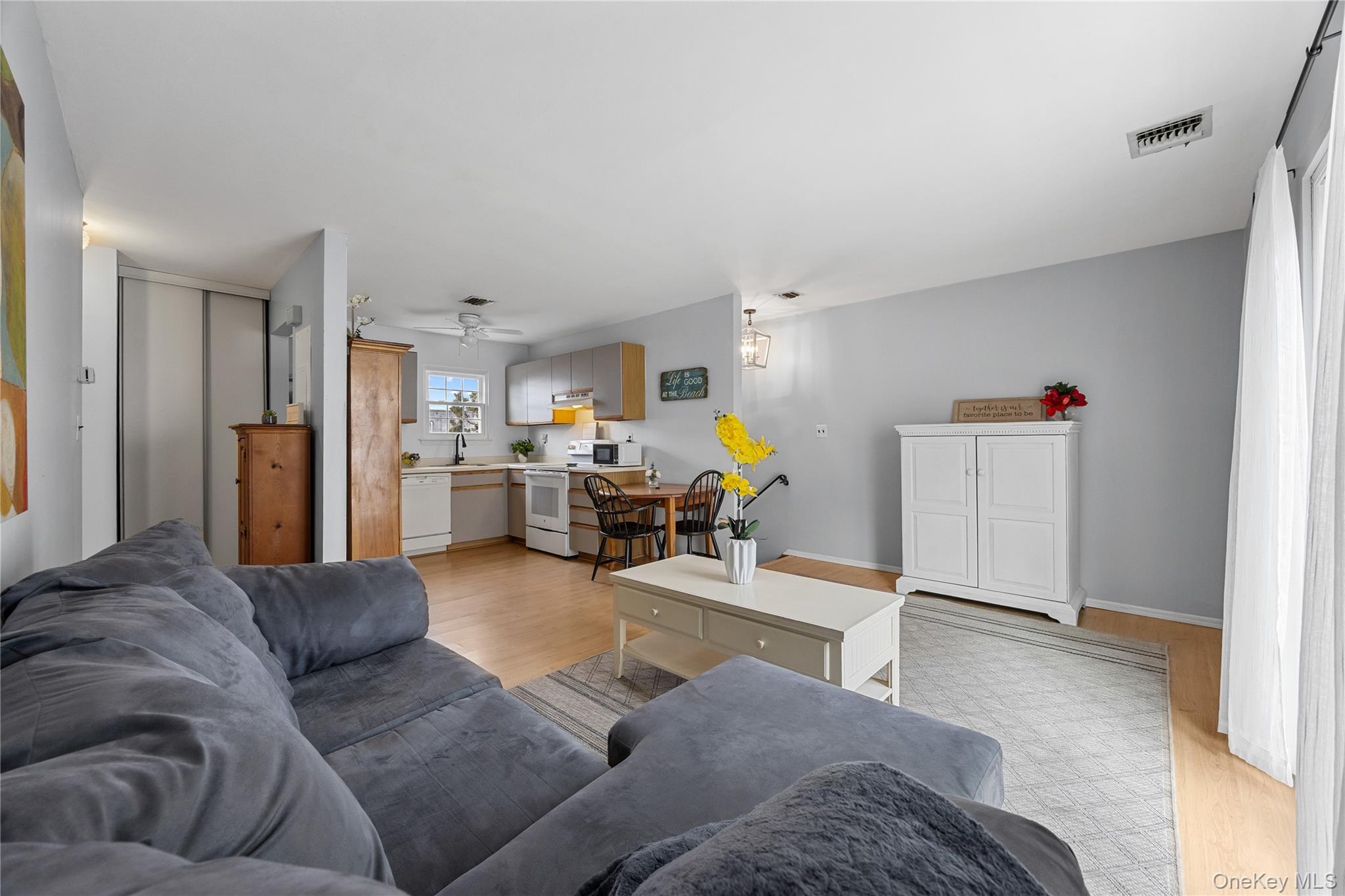 116 Westend Avenue # 8, Freeport, NY 11520