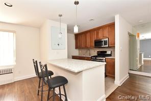 30 Stoner Avenue # 2R, Great Neck, NY 11021