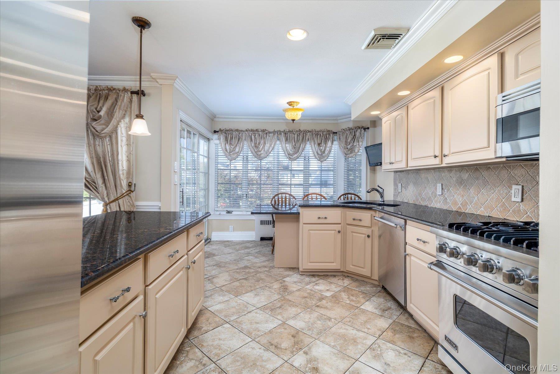 2863 Harbor Road, Merrick, NY 11566