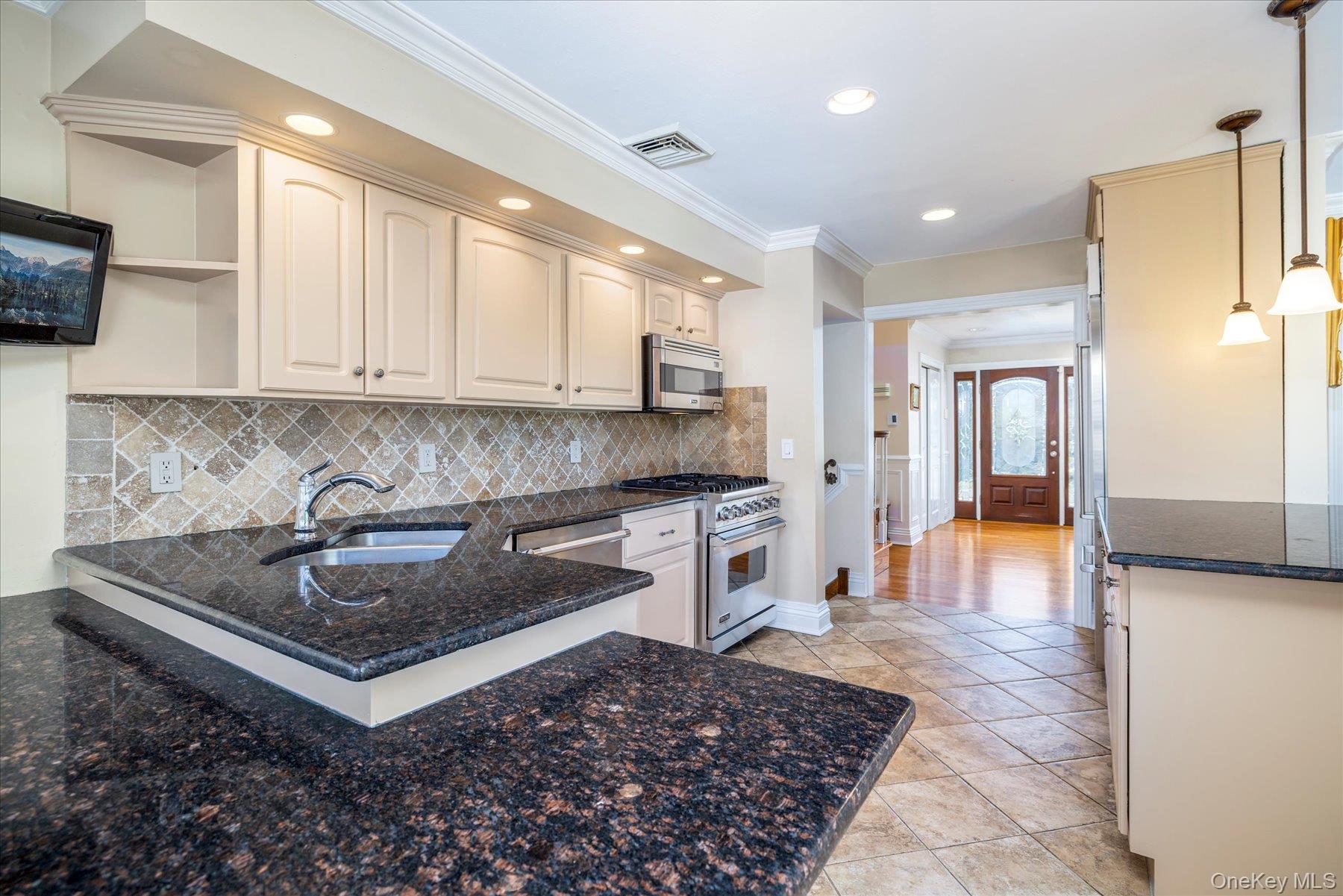 2863 Harbor Road, Merrick, NY 11566