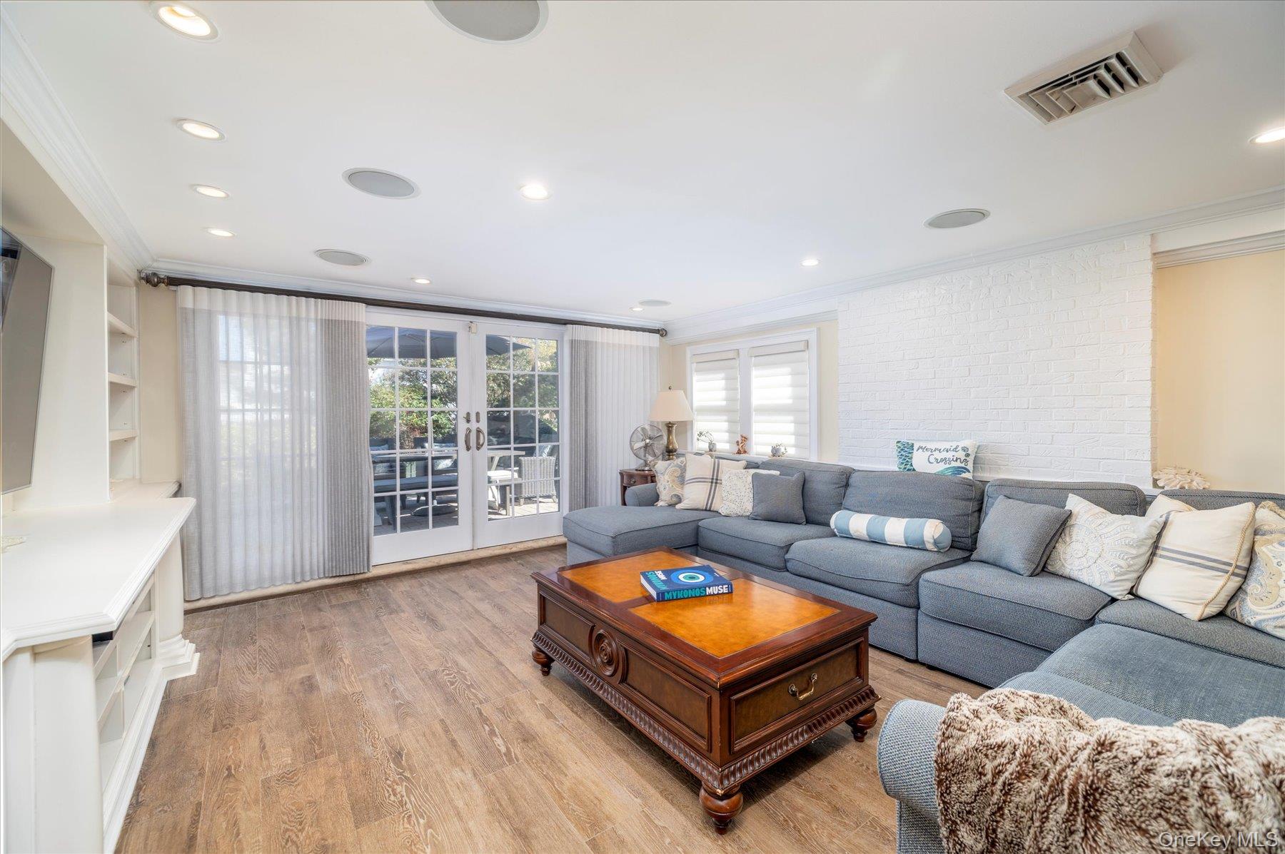 2863 Harbor Road, Merrick, NY 11566