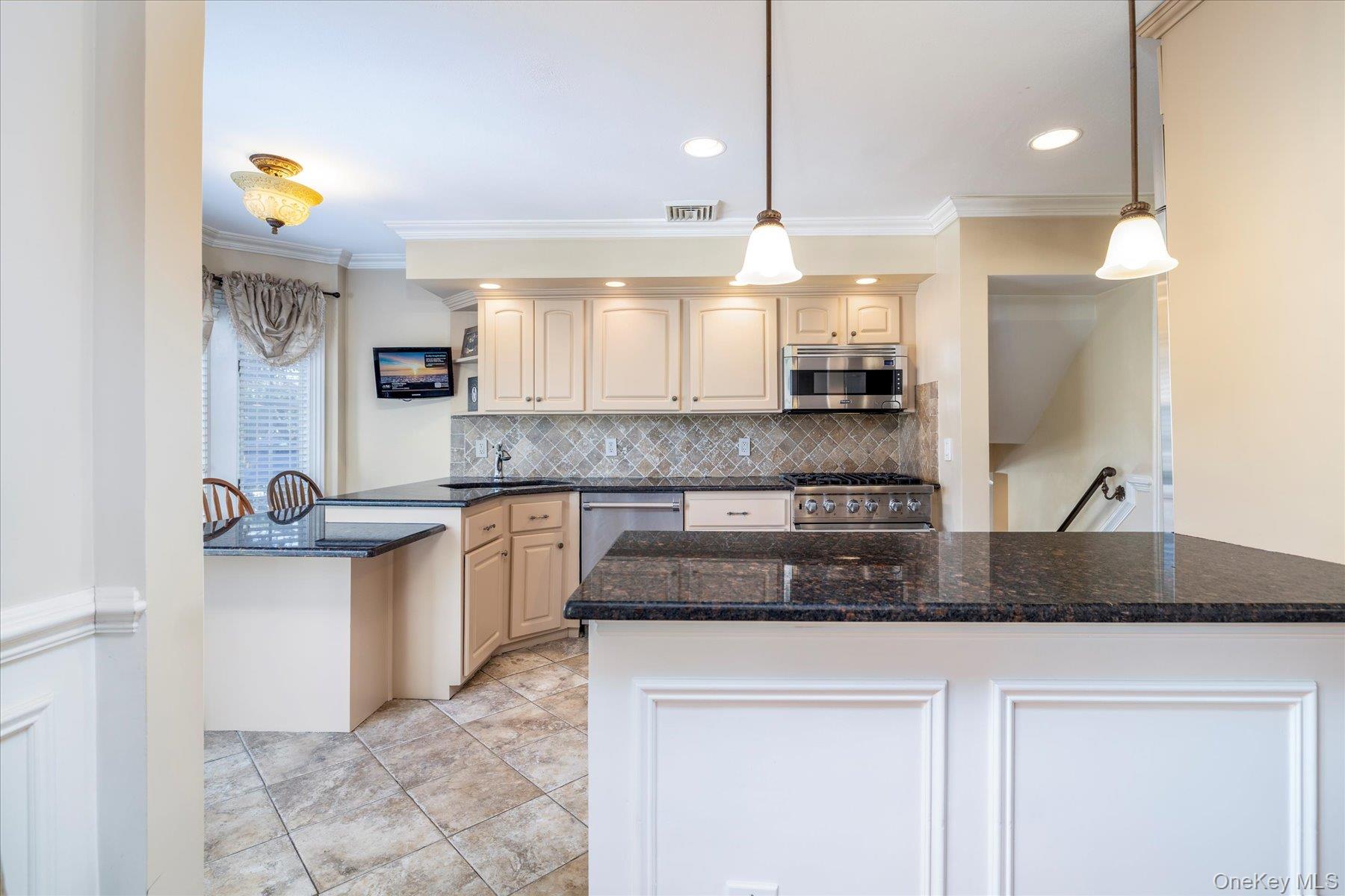 2863 Harbor Road, Merrick, NY 11566