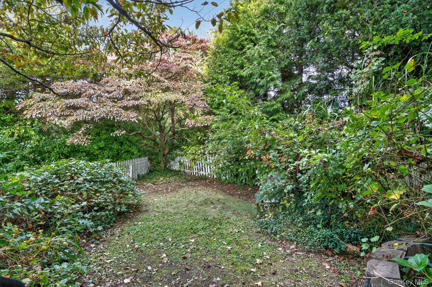 16 Wagon Lane, Glen Head, NY 11545