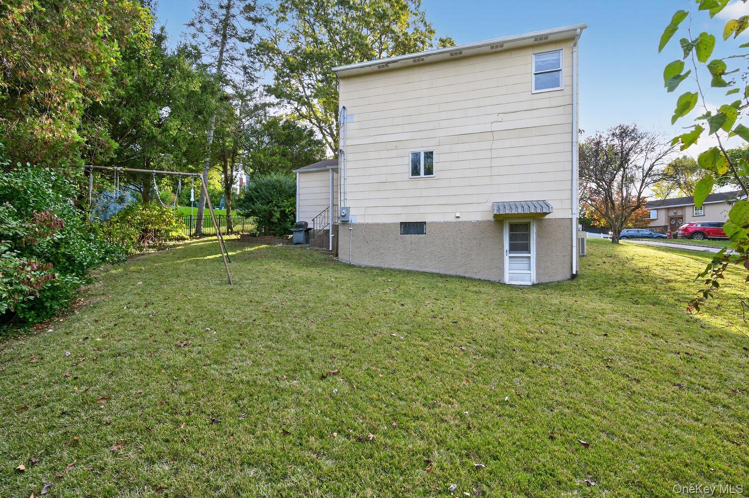 16 Wagon Lane, Glen Head, NY 11545