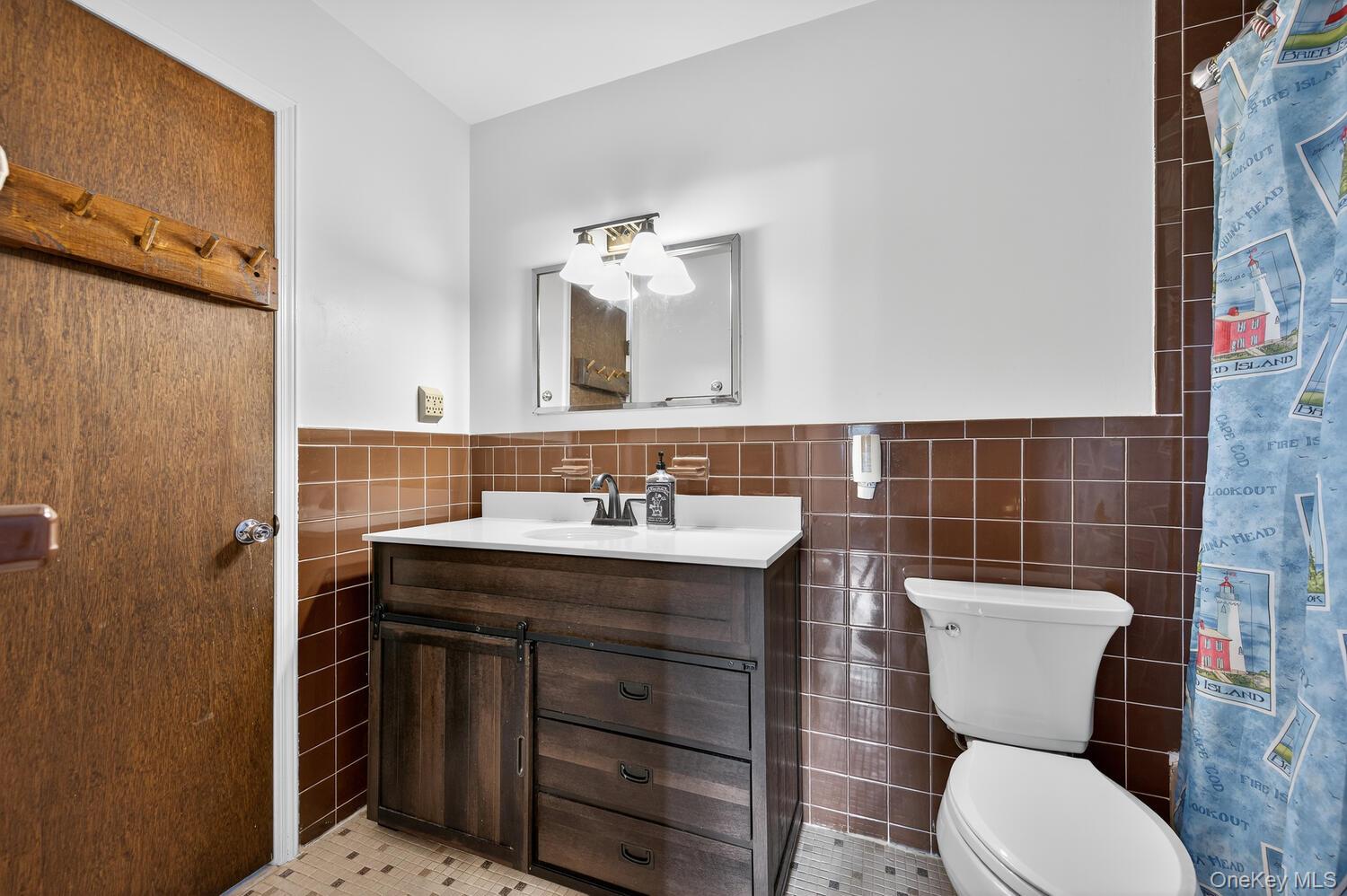 16 Wagon Lane, Glen Head, NY 11545