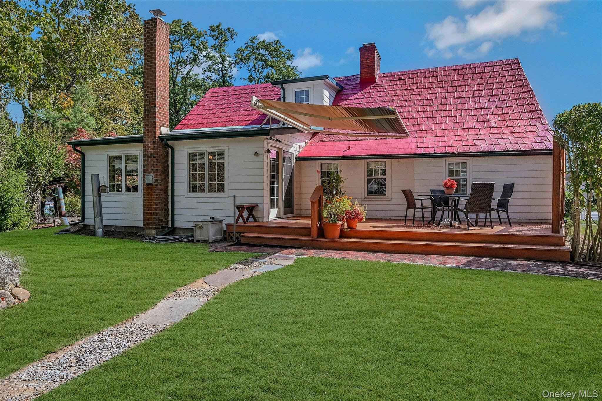 147 N Country Road, Mount Sinai, NY 11766