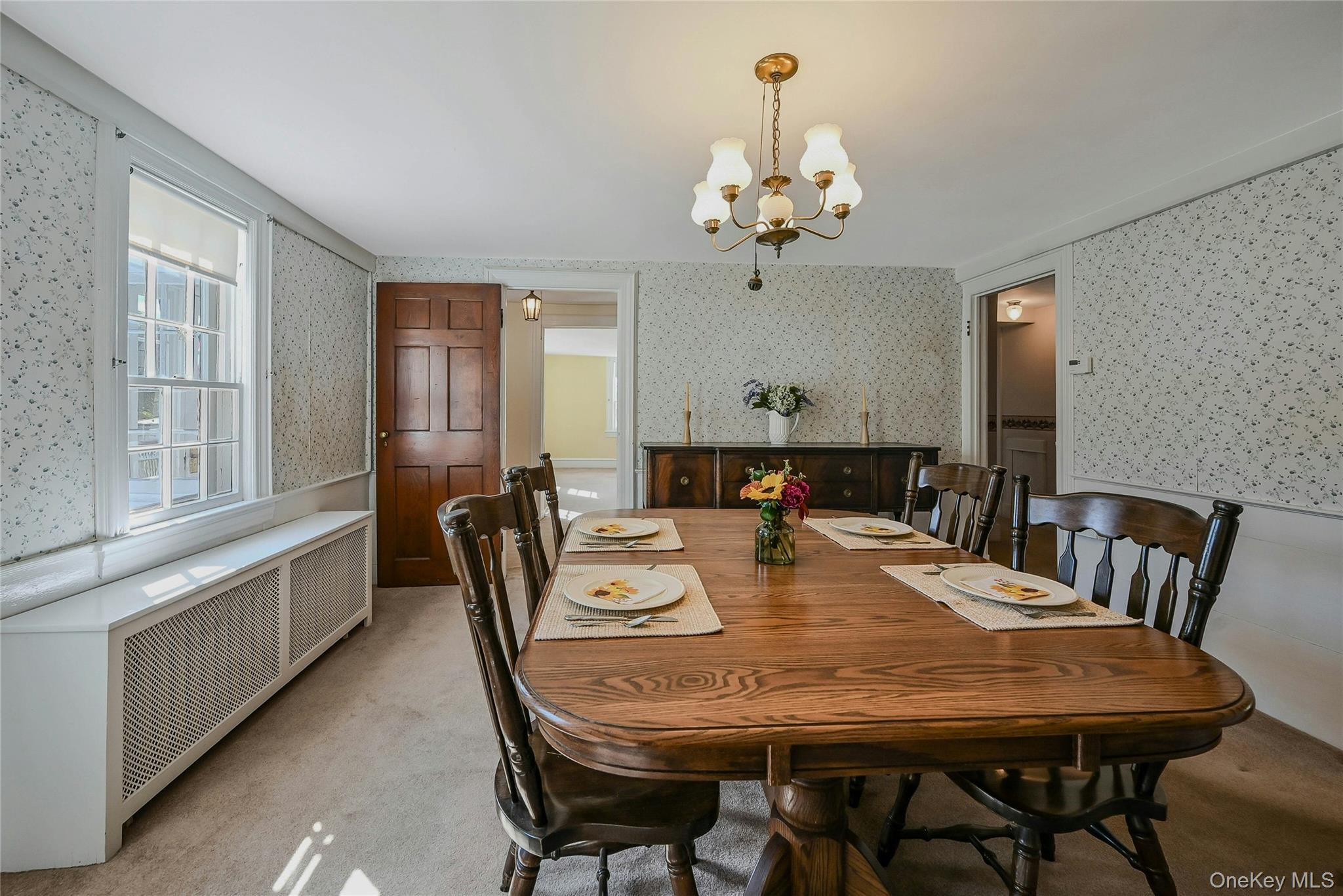 147 N Country Road, Mount Sinai, NY 11766