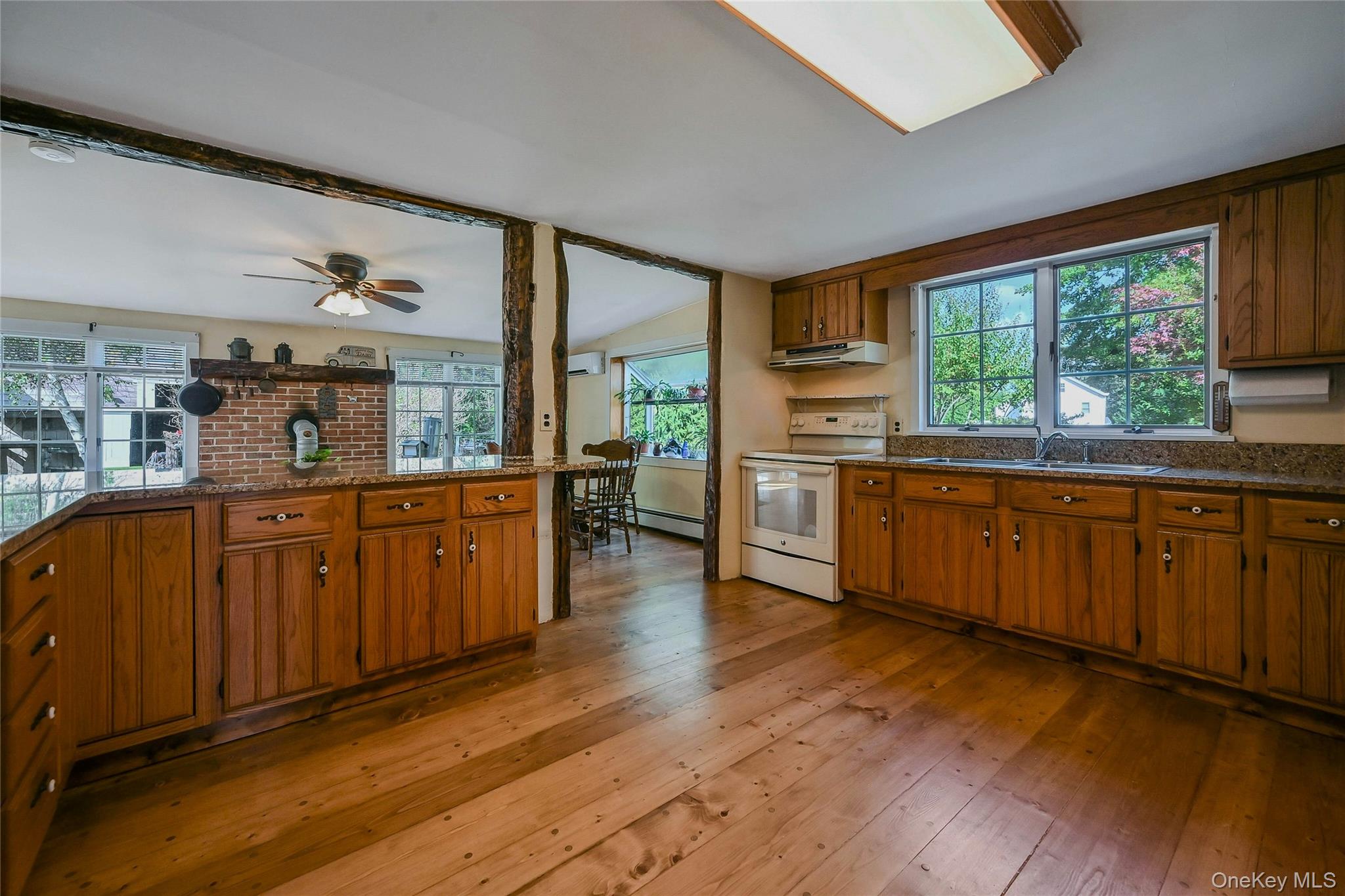 147 N Country Road, Mount Sinai, NY 11766