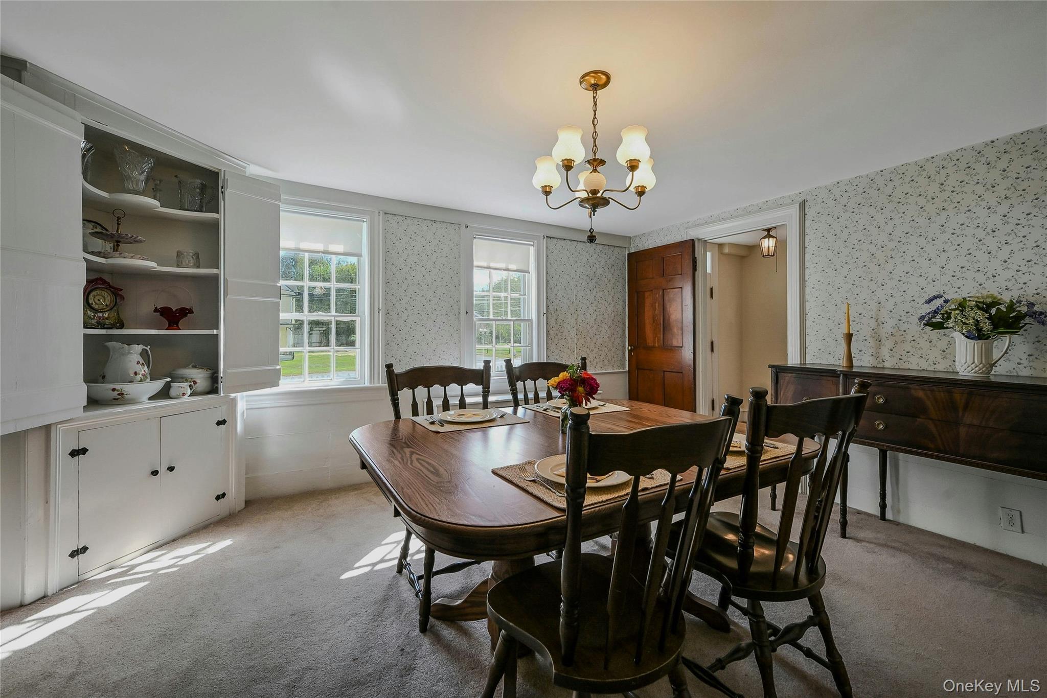 147 N Country Road, Mount Sinai, NY 11766