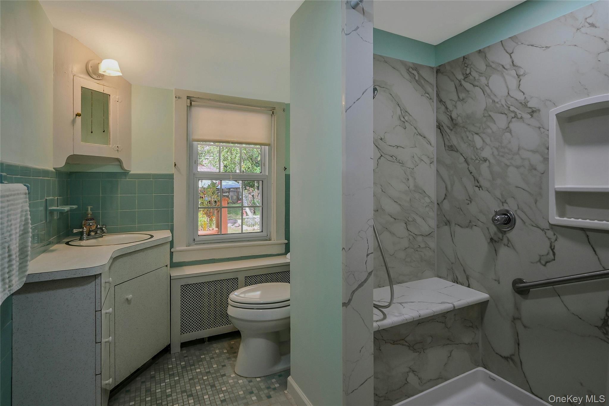 147 N Country Road, Mount Sinai, NY 11766