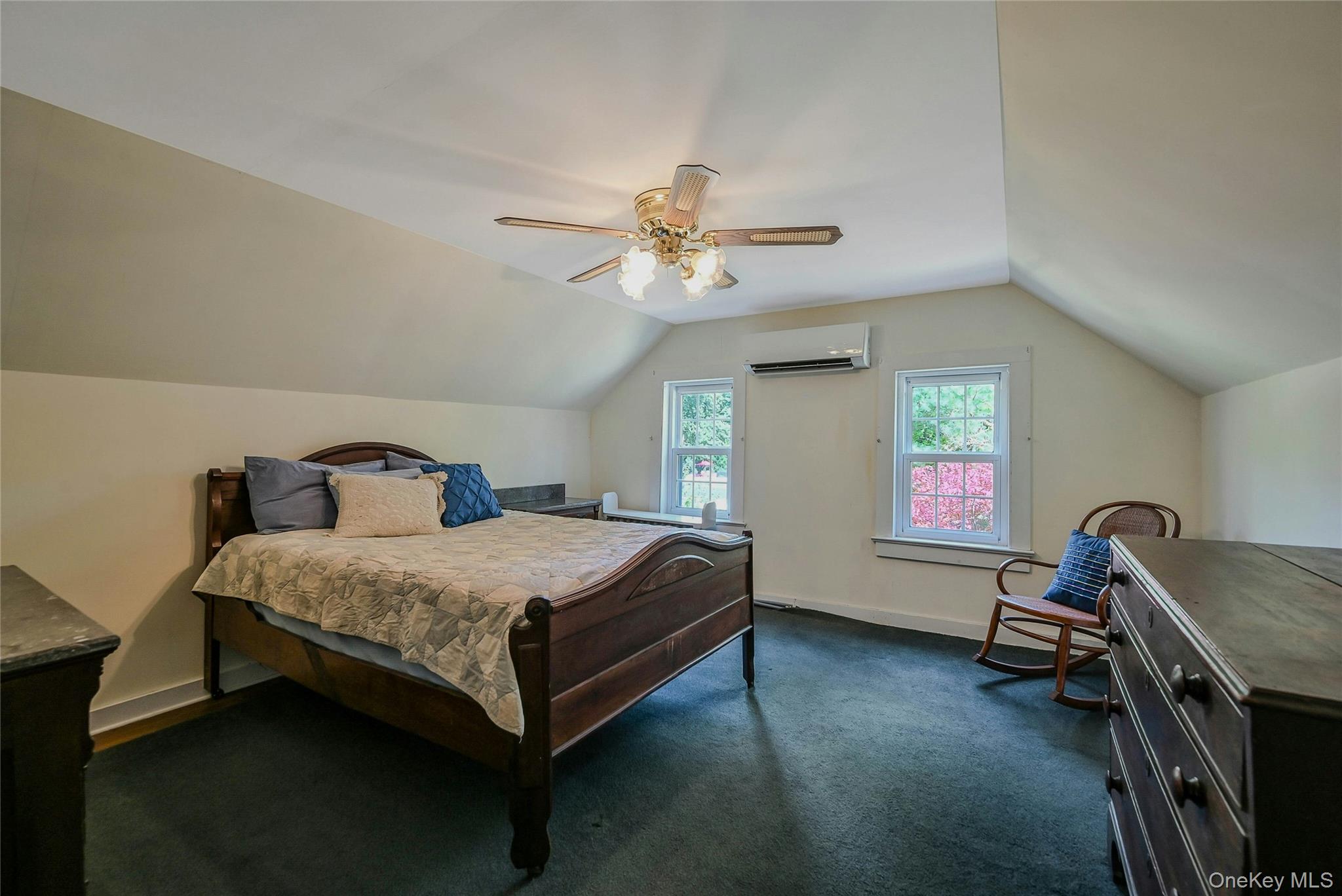 147 N Country Road, Mount Sinai, NY 11766