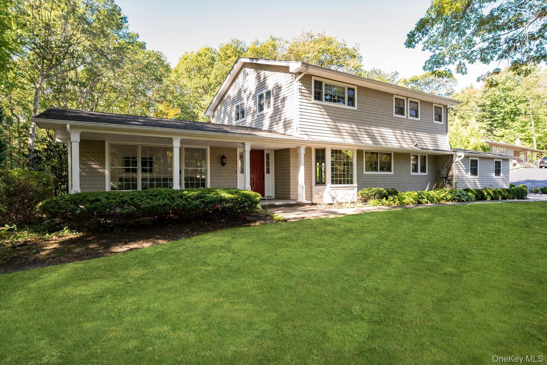 16 Tuxedo Drive, Melville, NY 11747