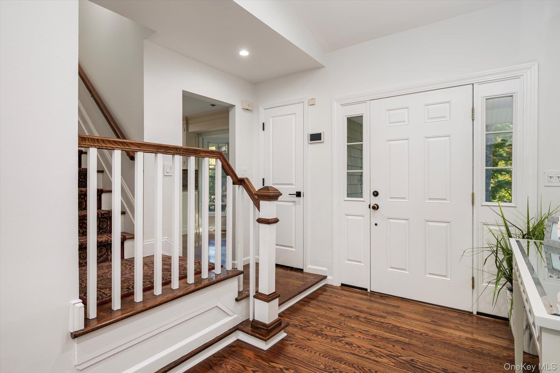 16 Tuxedo Drive, Melville, NY 11747