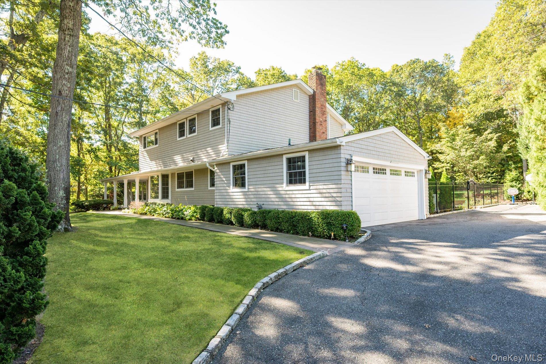 16 Tuxedo Drive, Melville, NY 11747