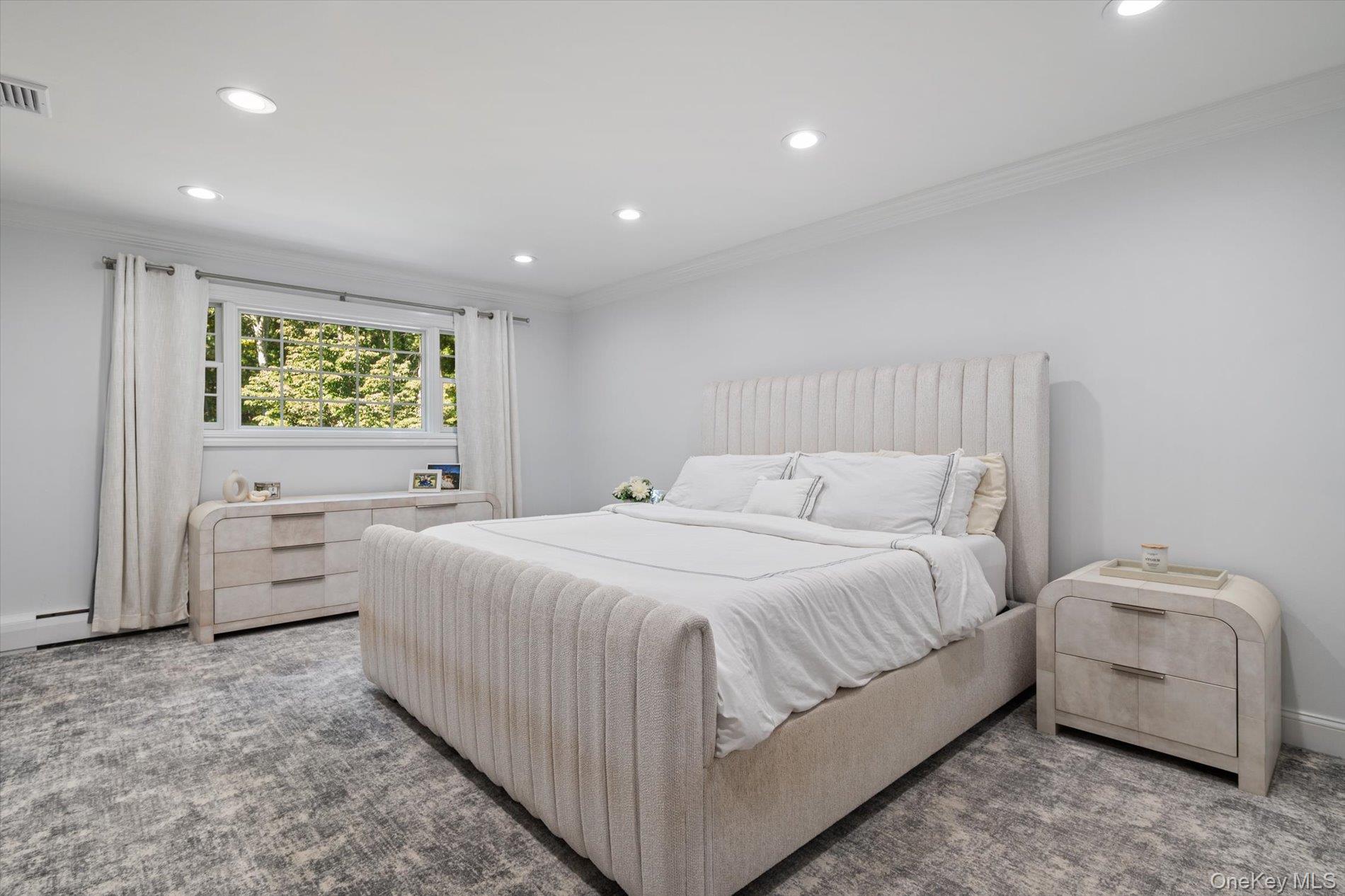 16 Tuxedo Drive, Melville, NY 11747