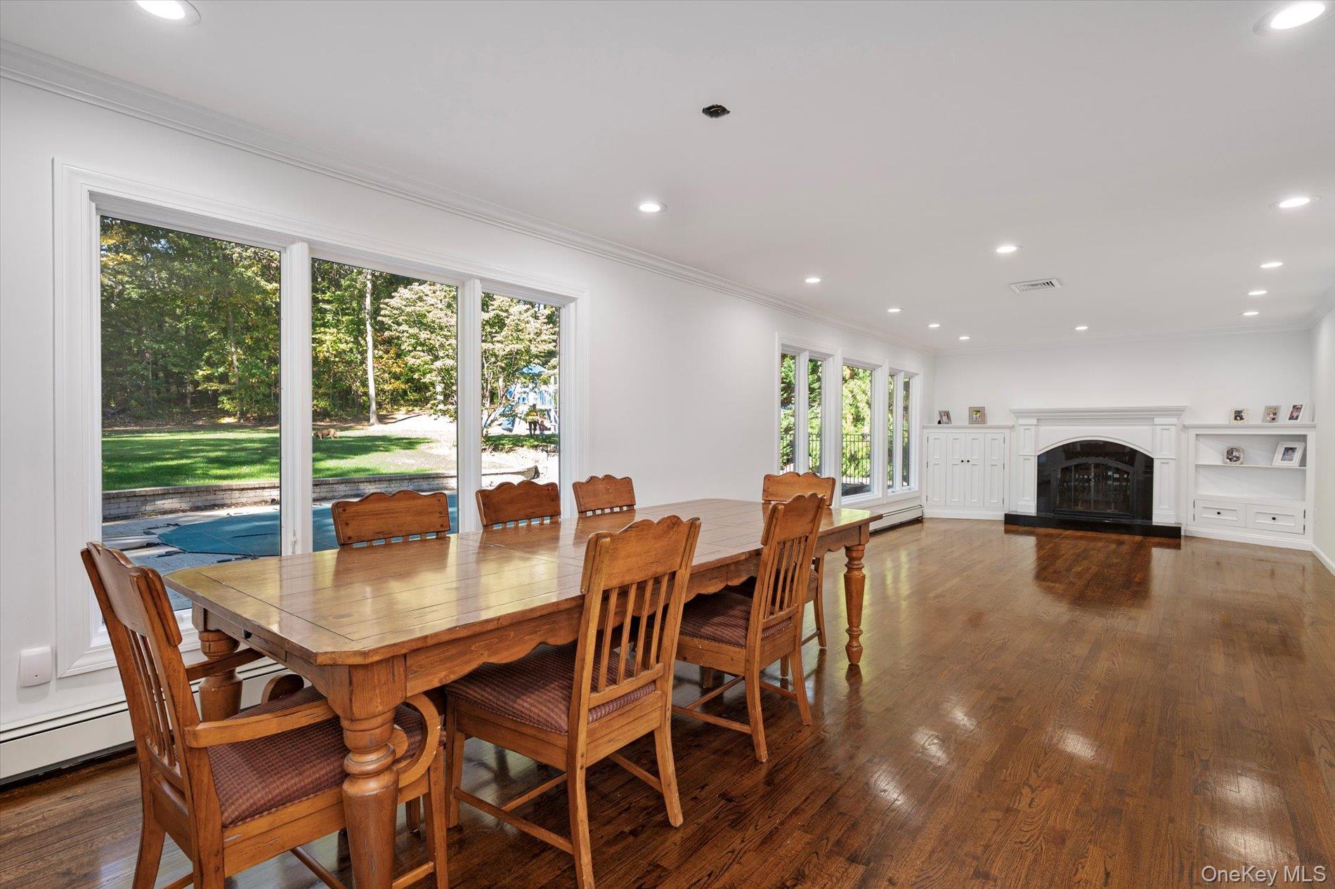 16 Tuxedo Drive, Melville, NY 11747