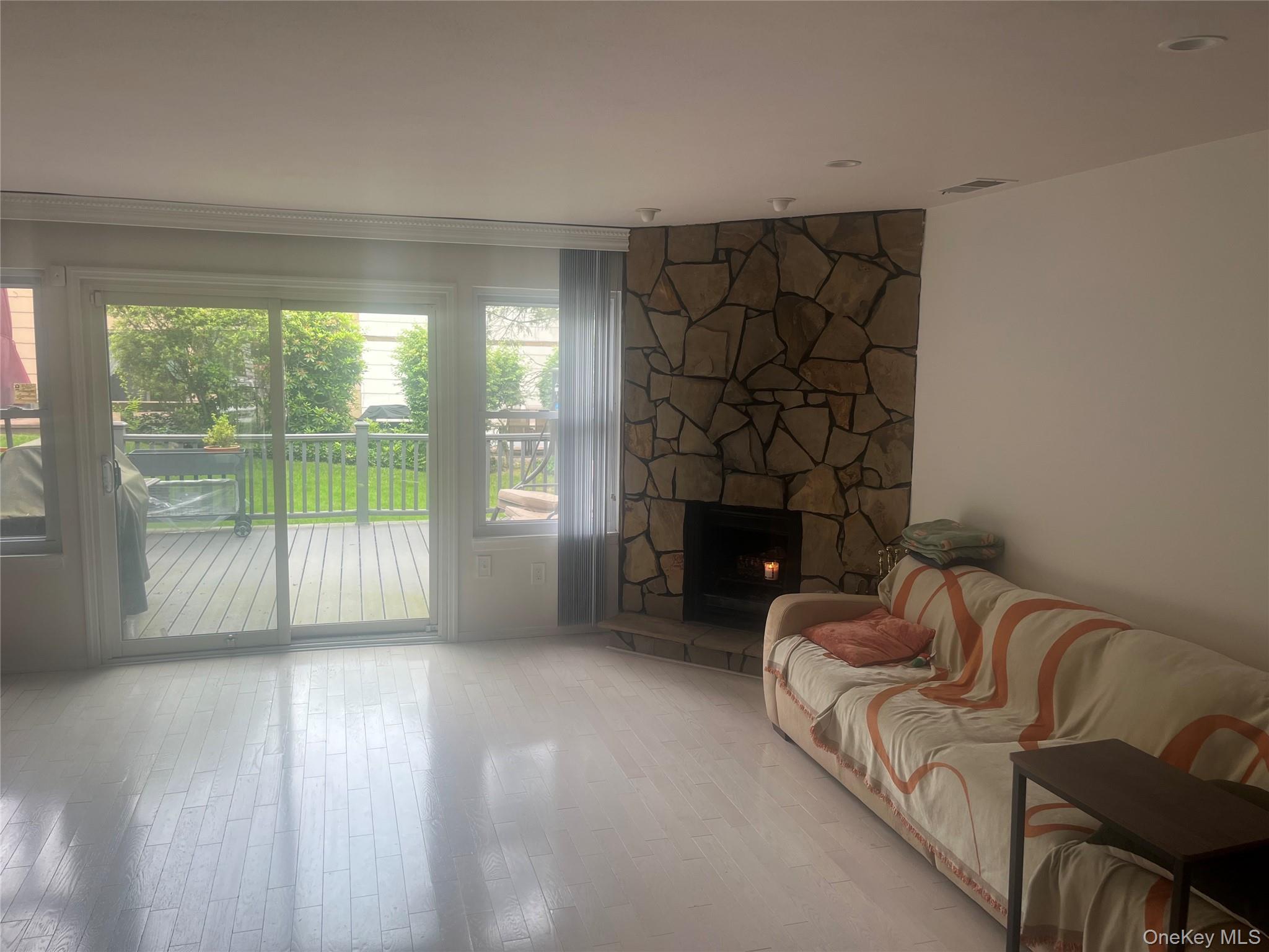 7 Village Lane, Woodbury, NY 11797