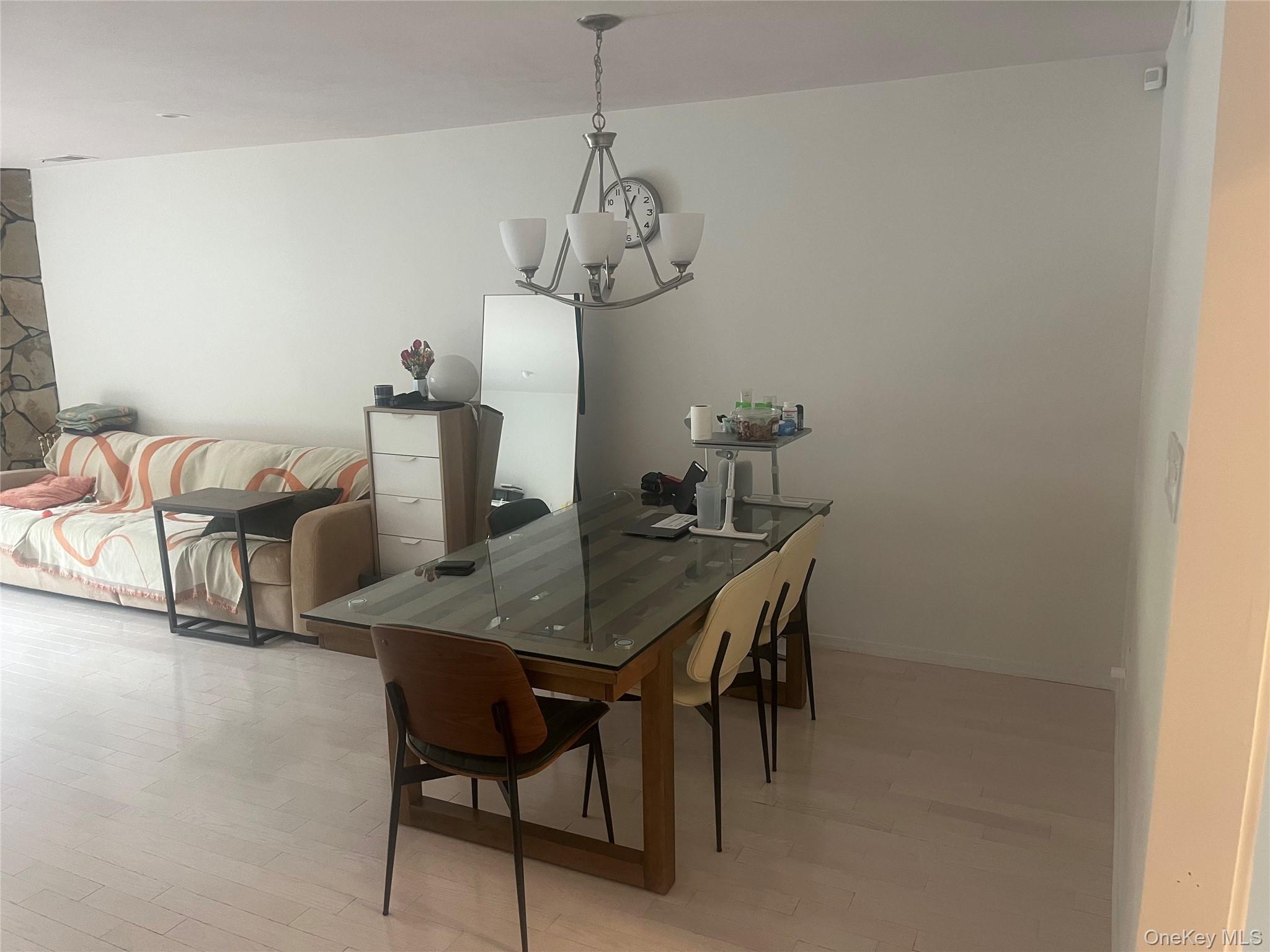 7 Village Lane, Woodbury, NY 11797