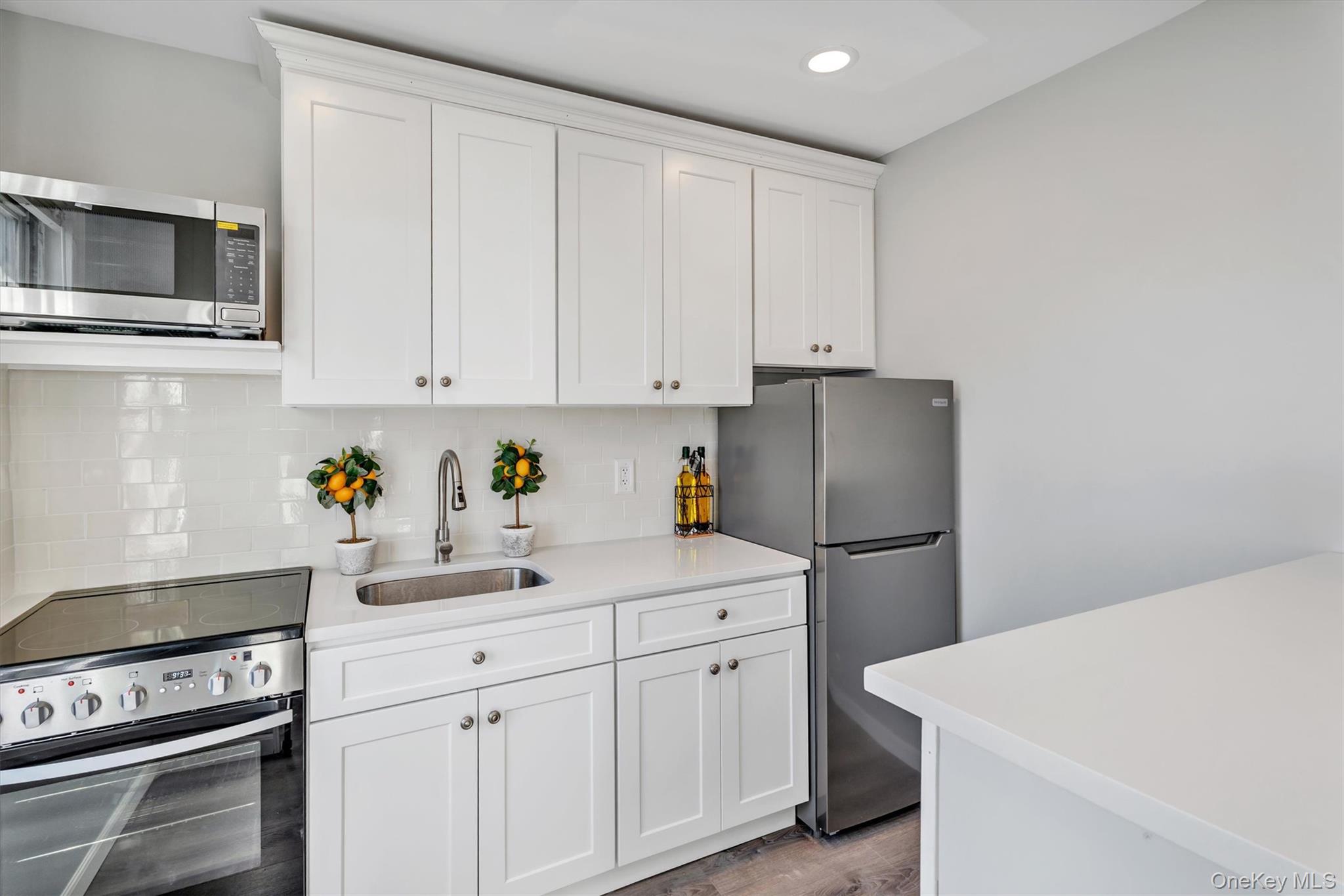 641 Willis Avenue # 2 Front, Williston Park, NY 11596