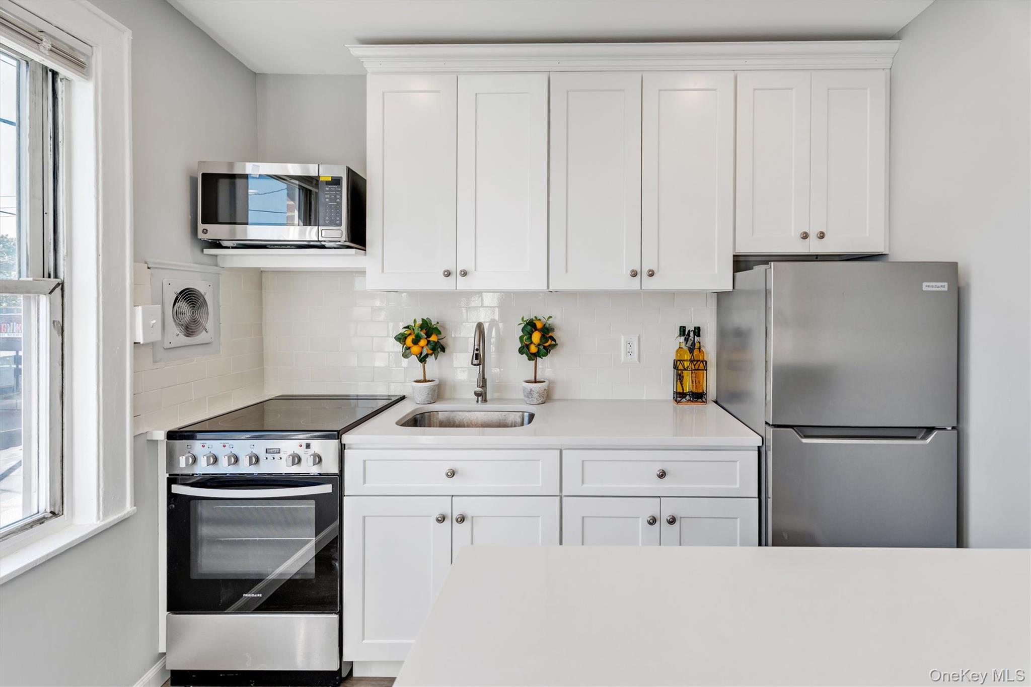 641 Willis Avenue # 2 Front, Williston Park, NY 11596