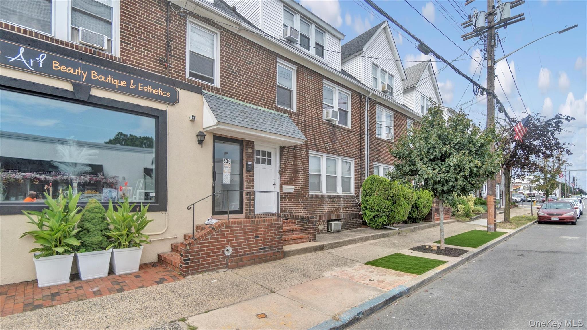 641 Willis Avenue # 2 Front, Williston Park, NY 11596