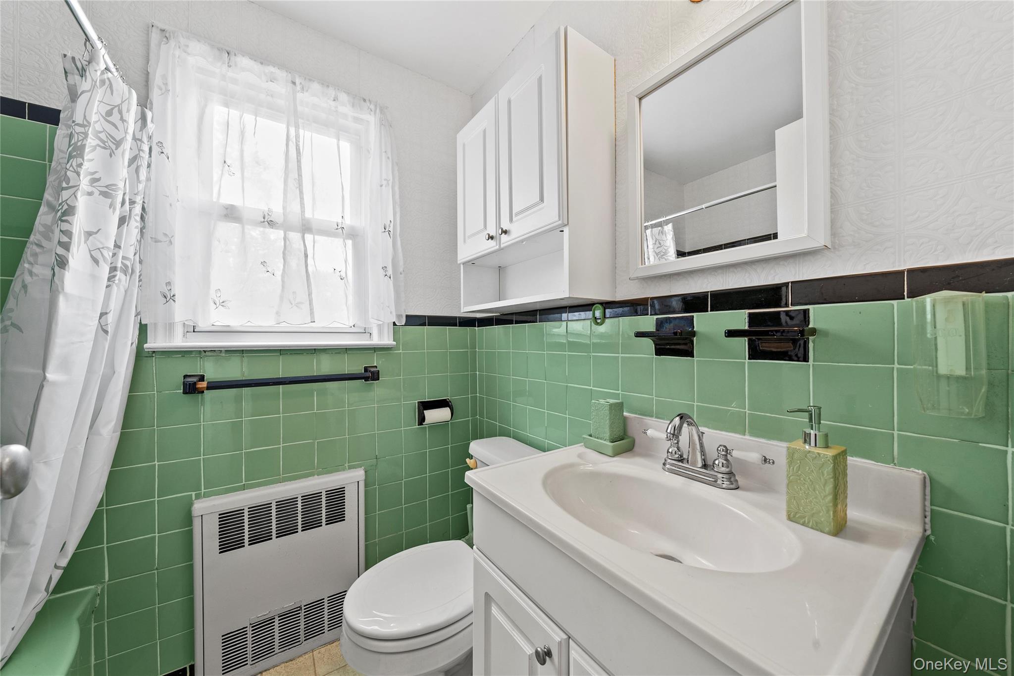 32 Phelps Lane, North Babylon, NY 11703