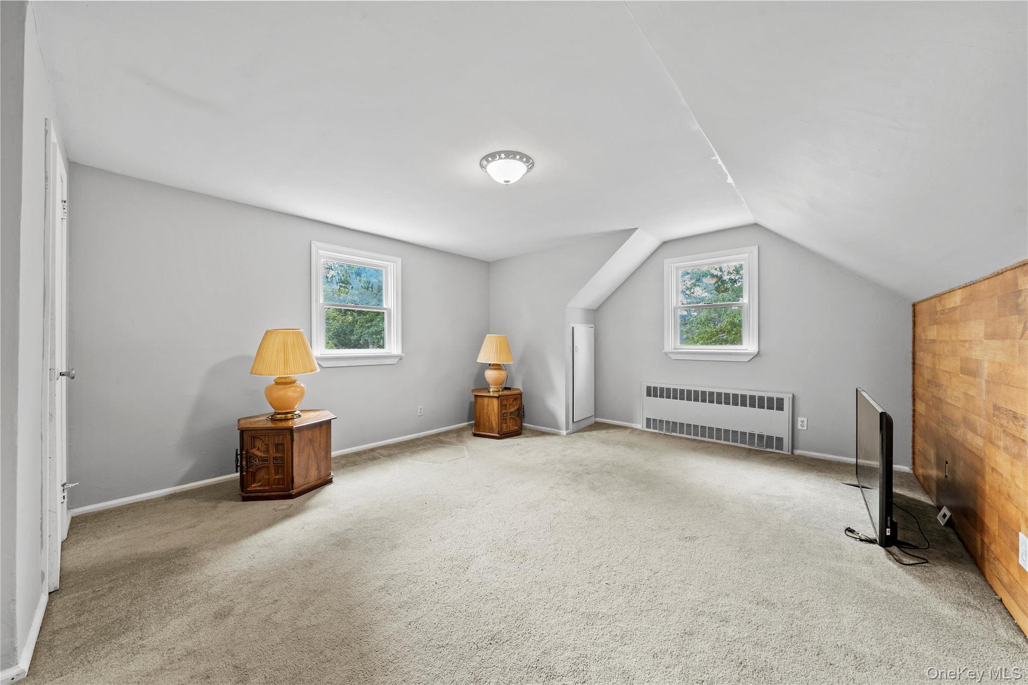 32 Phelps Lane, North Babylon, NY 11703