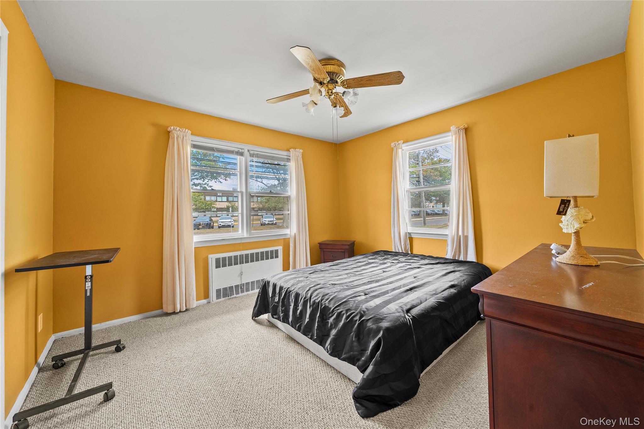 32 Phelps Lane, North Babylon, NY 11703