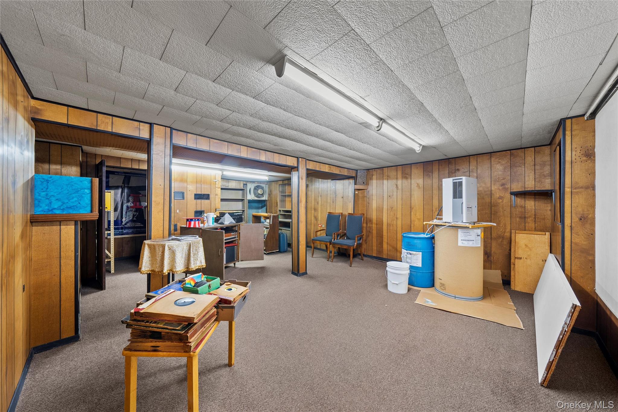 32 Phelps Lane, North Babylon, NY 11703