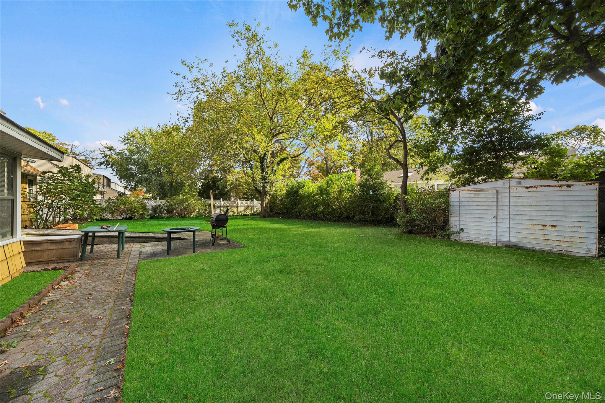 32 Phelps Lane, North Babylon, NY 11703