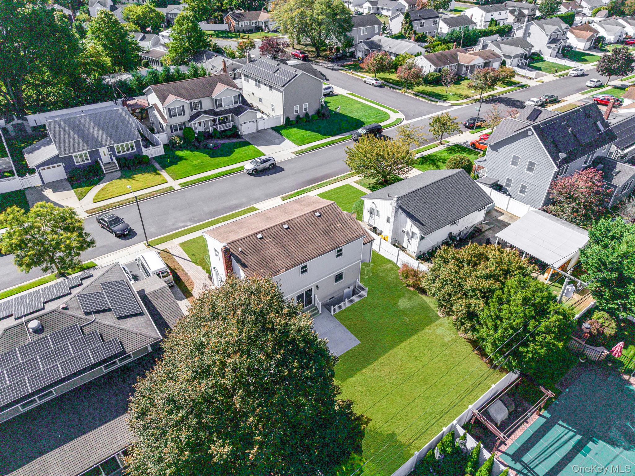 27 Midlawn Drive, Massapequa, NY 11758