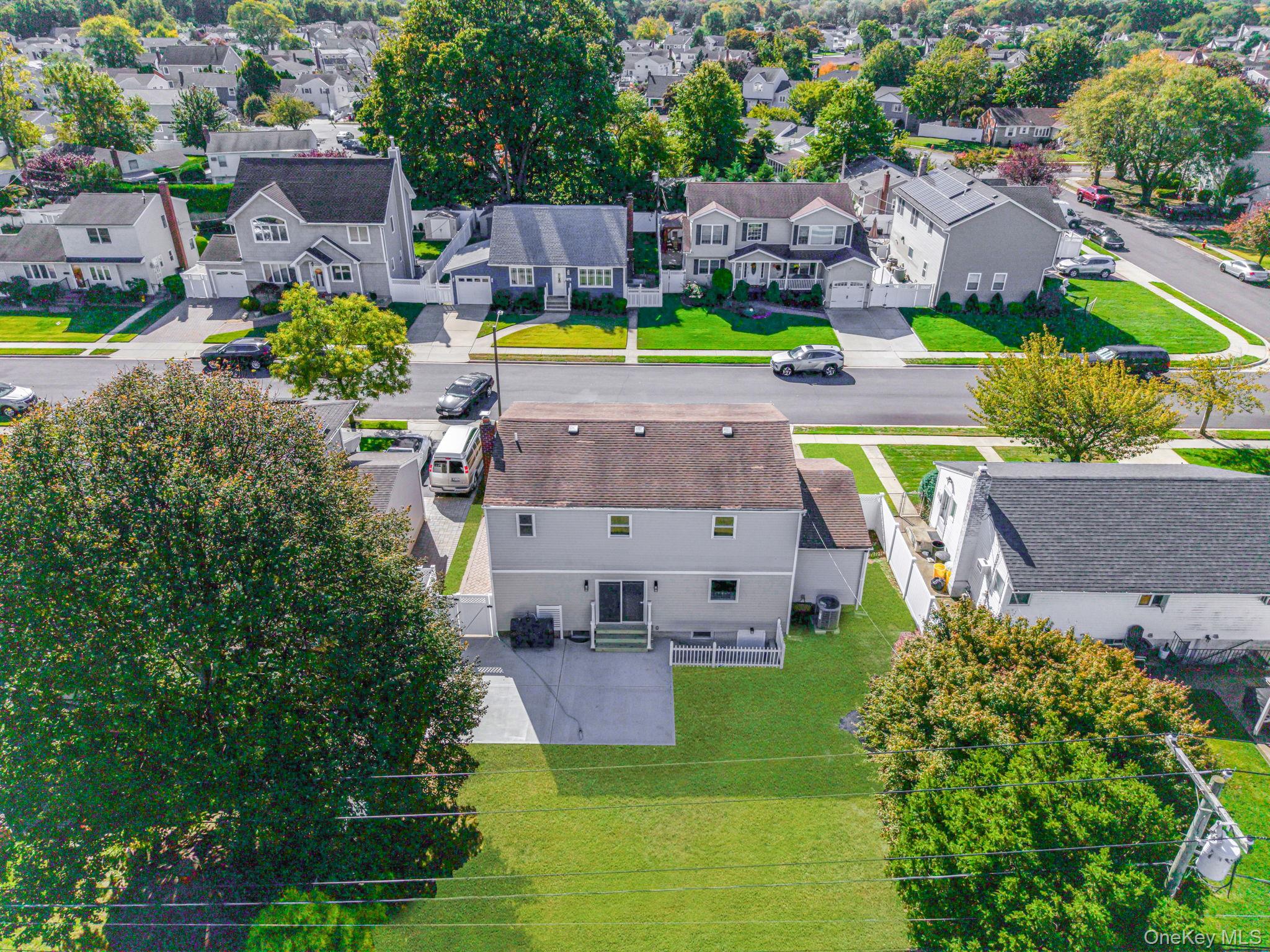 27 Midlawn Drive, Massapequa, NY 11758