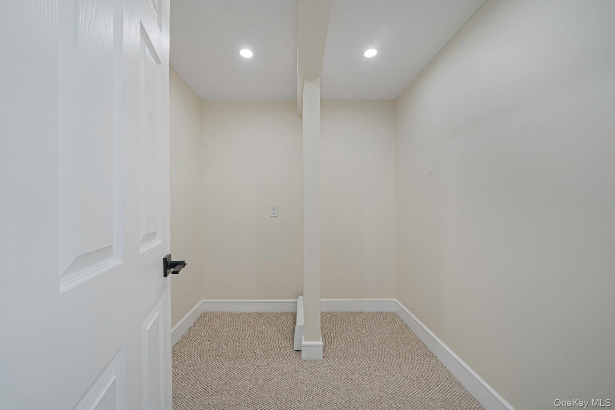 27 Midlawn Drive, Massapequa, NY 11758