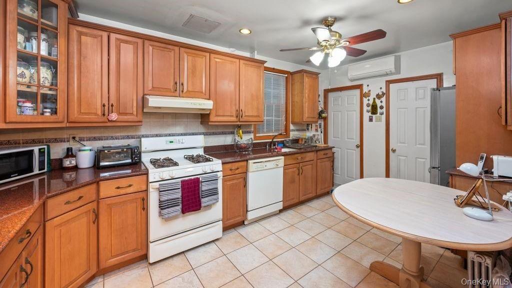 8210 Fort Hamilton Parkway, Brooklyn, NY 11209