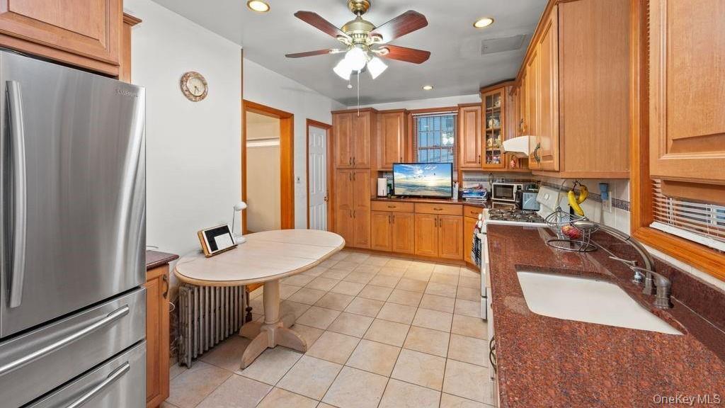 8210 Fort Hamilton Parkway, Brooklyn, NY 11209