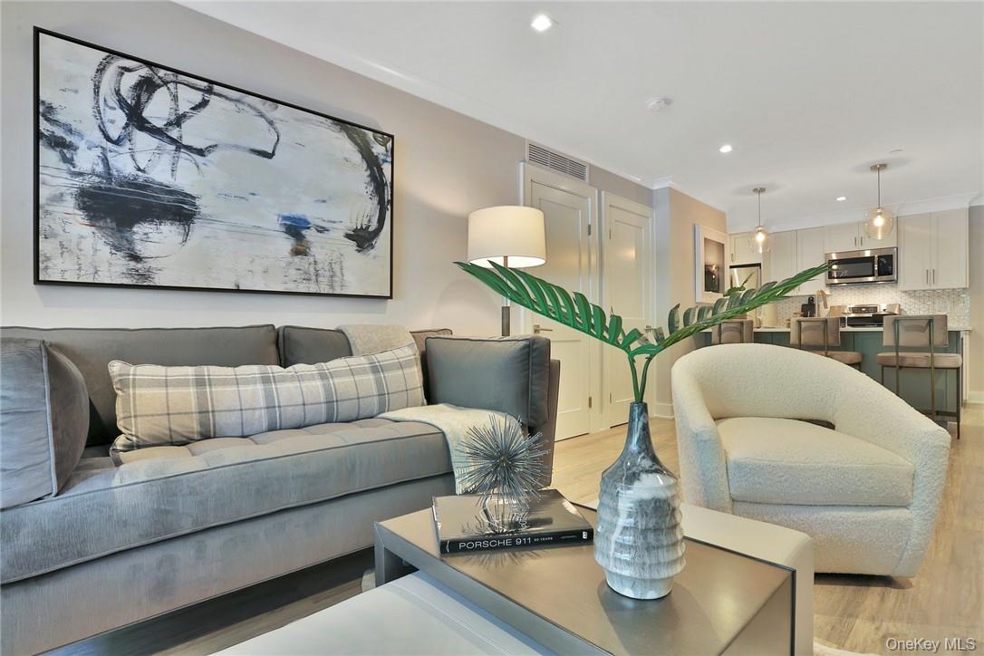 470 Main Street # 13, Armonk, NY 10504