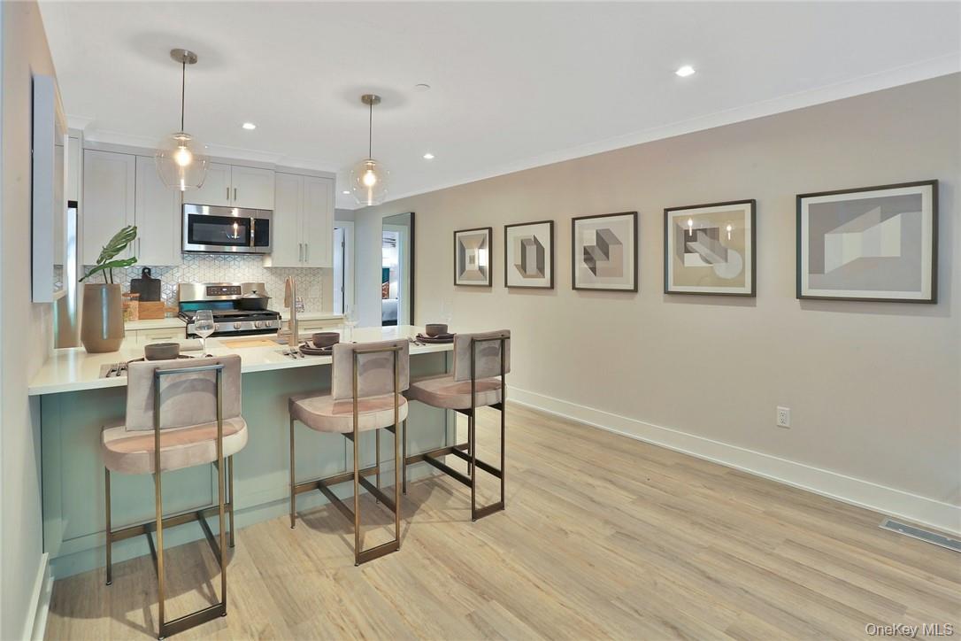 470 Main Street # 13, Armonk, NY 10504