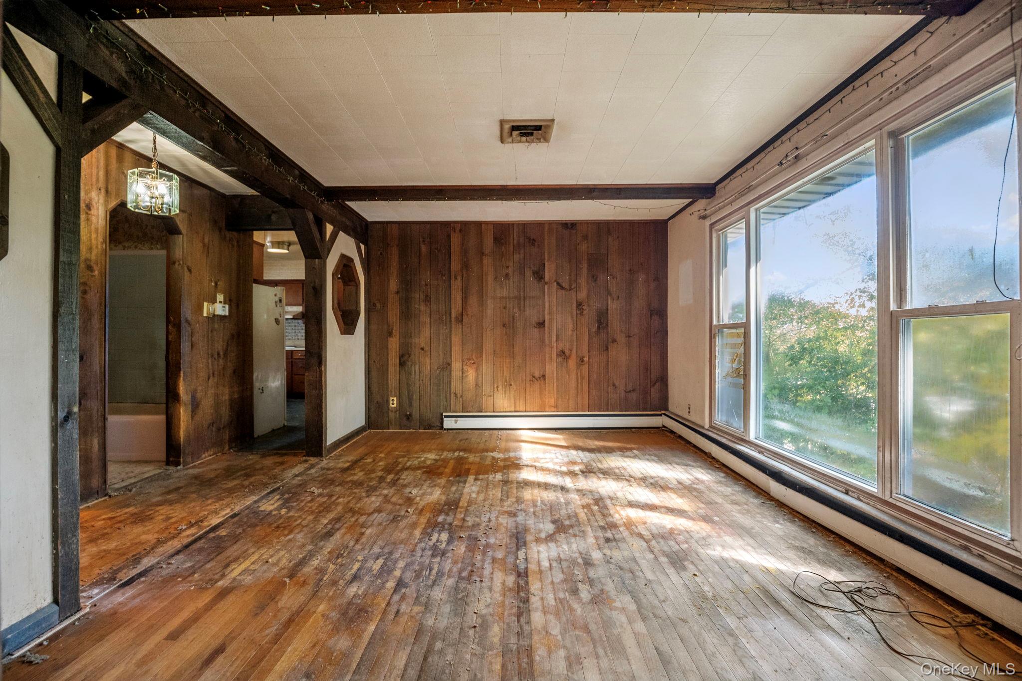 33 Albion Oval, Mahopac, NY 10541